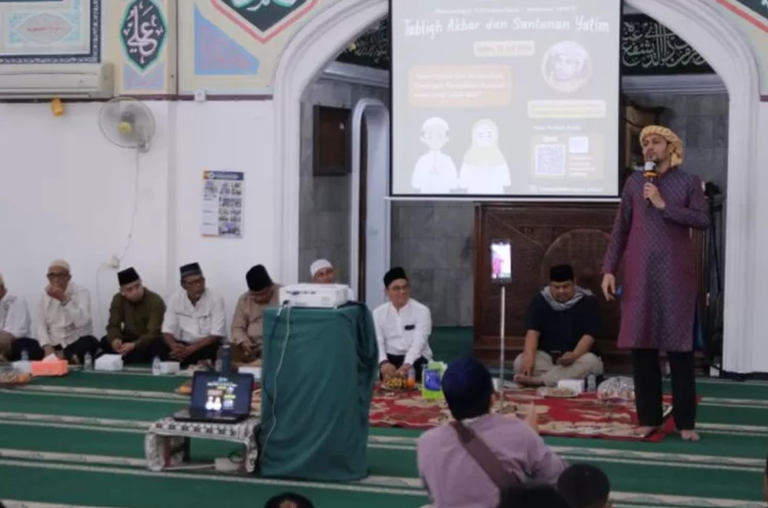 Masjid Baiturrahim Menyelenggarakan Santunan Anak Yatim dalam Rangka 1 Muharram bersama Ustadz Kasif Heer