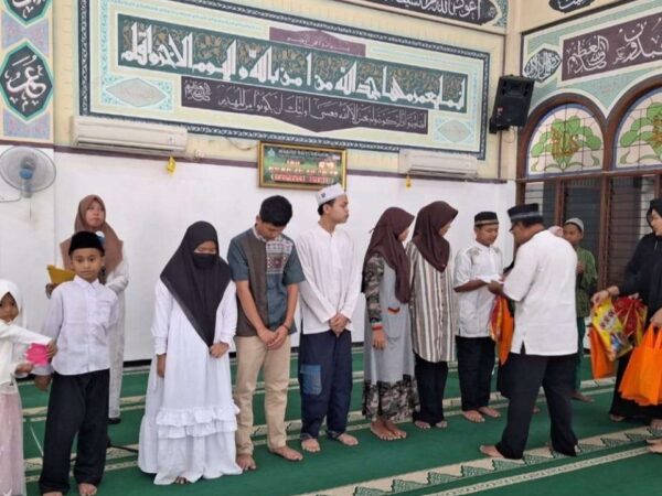 Tahun Baru 1445 H, Masjid Baiturahim Angkasa Gelar Santunan Anak Yatim