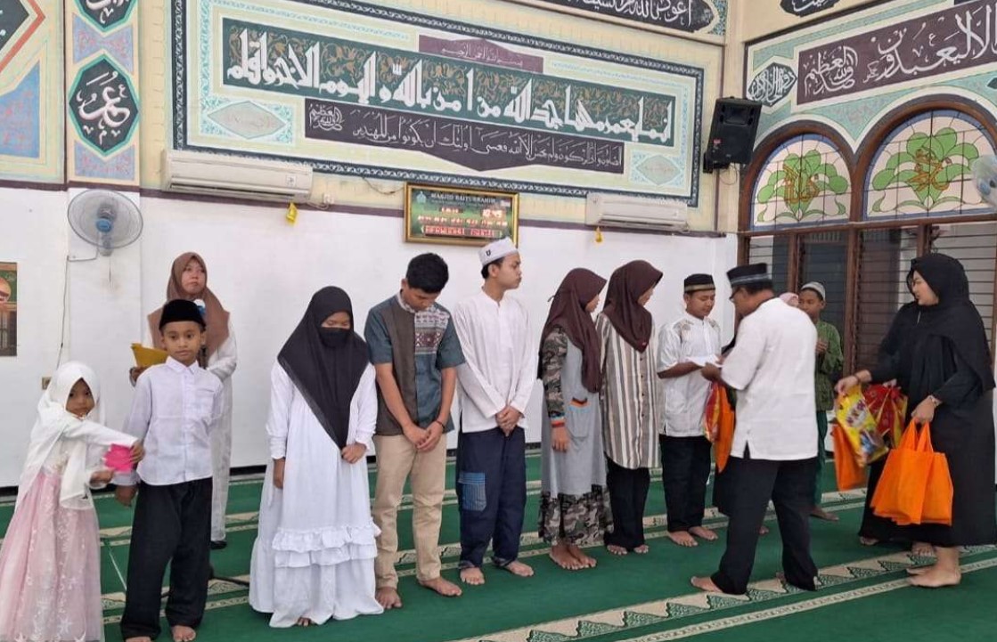 Tahun Baru 1445 H, Masjid Baiturahim Angkasa Gelar Santunan Anak Yatim